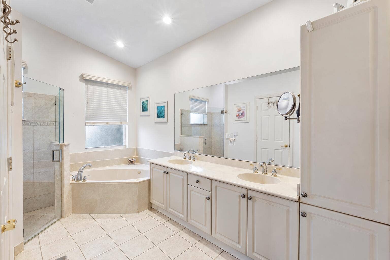 5839 NW 120th Avenue, Coral Springs, FL 33076 *master bath526173BF-BC07-4CEC-BF60-146B