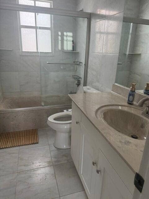 6452 FRENCH ANGEL Terrace, Margate, FL 33063 Master Bath