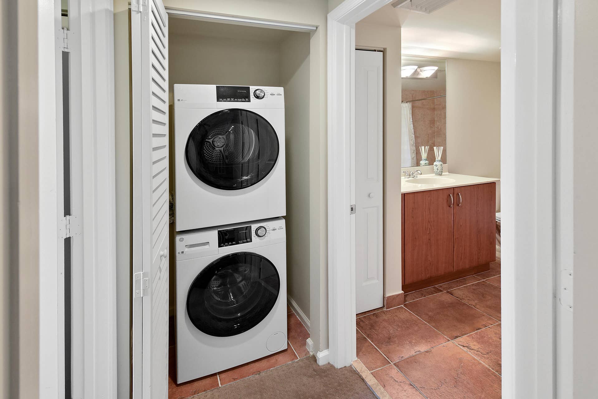 403 S SAPODILLA Avenue, #501, West Palm Beach, FL 33401 Laundry