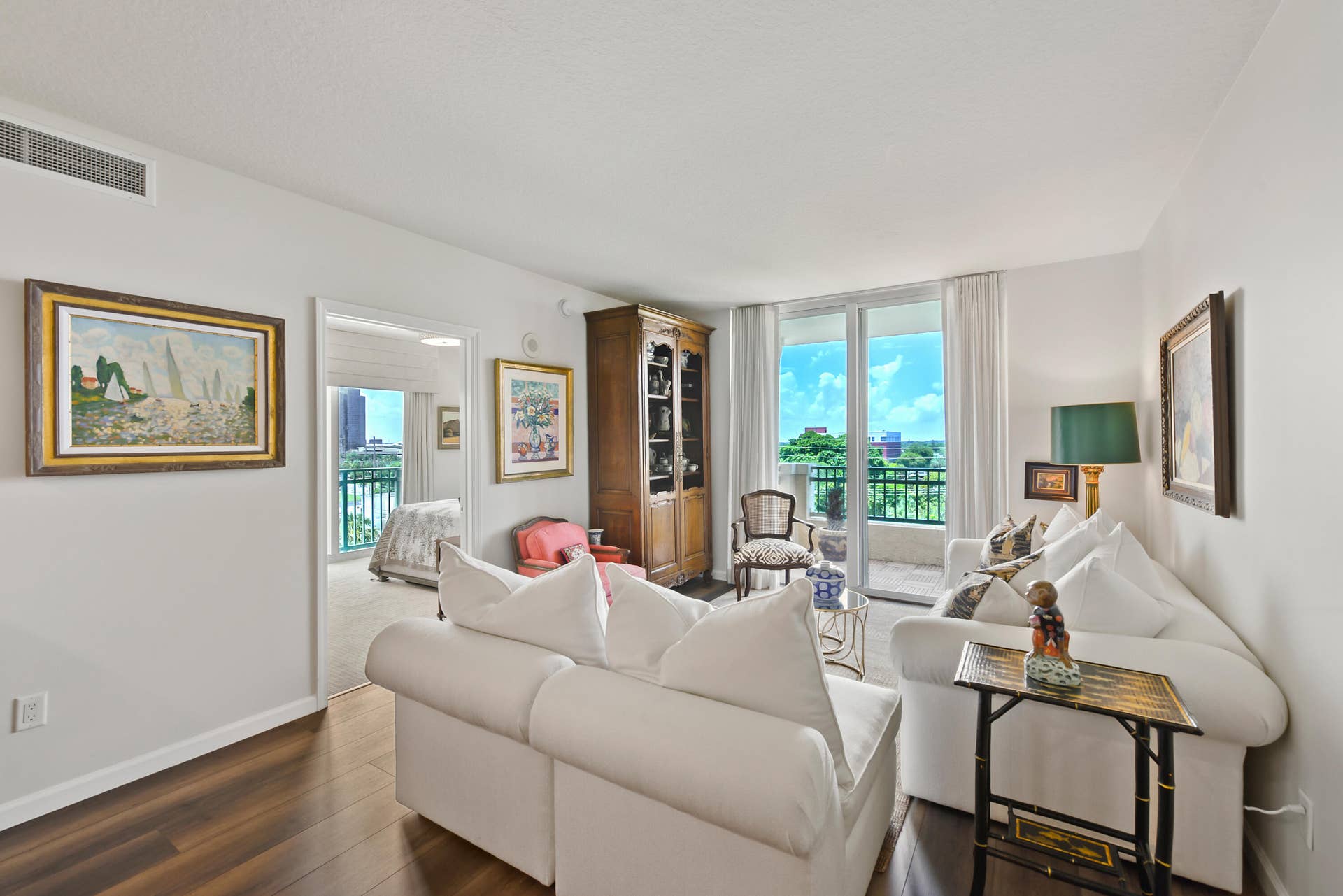 403 S SAPODILLA Avenue, #501, West Palm Beach, FL 33401 Living Room