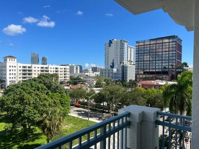 403 S SAPODILLA Avenue, #501, West Palm Beach, FL 33401 Balcony