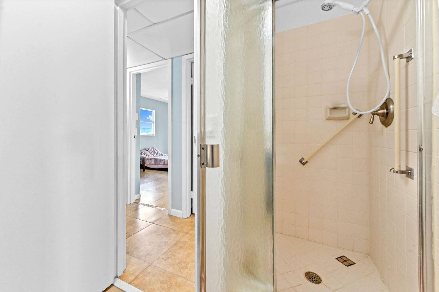 192 Saxony D Terrace, Delray Beach, FL 33446 11_192-Saxony-D_Shower