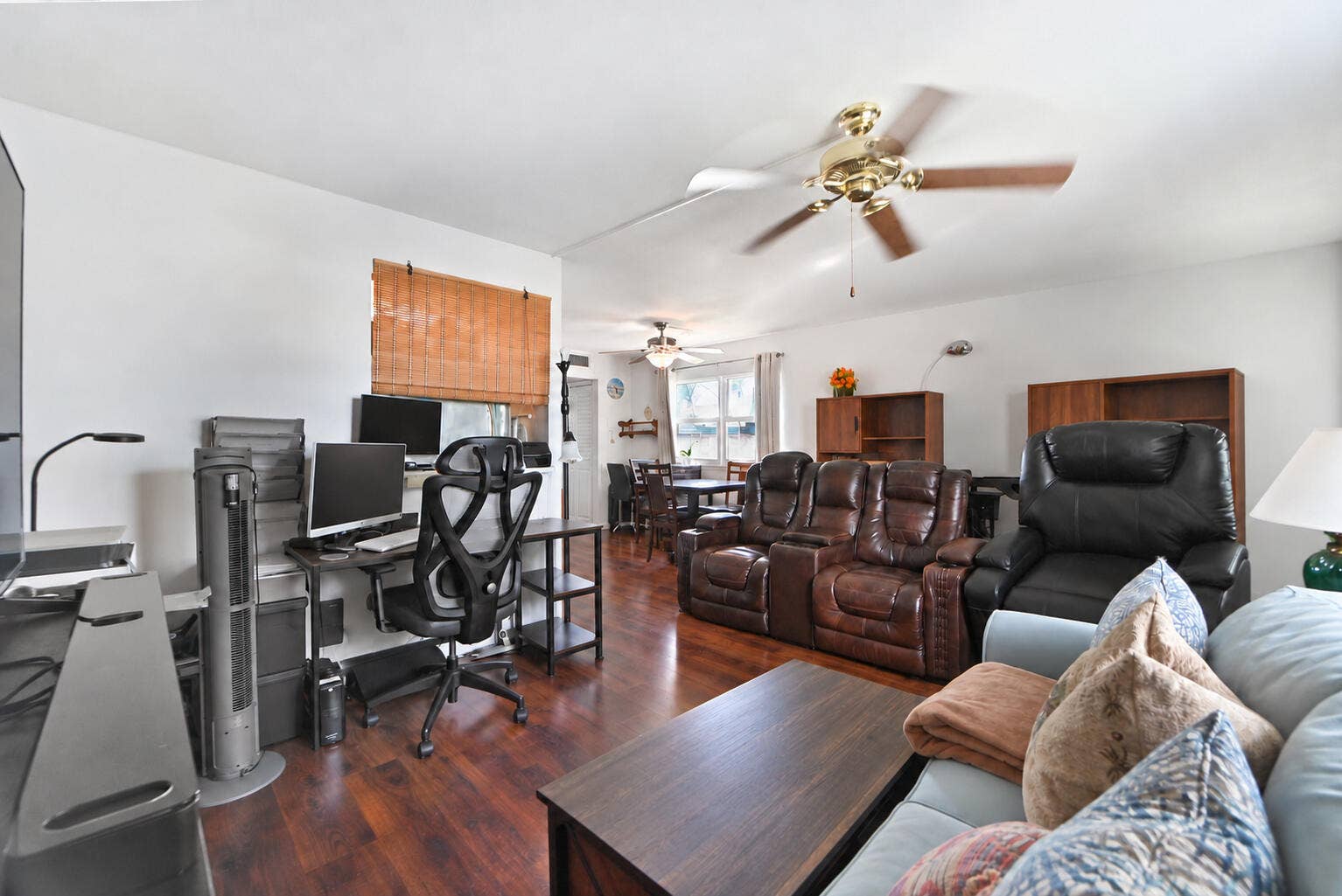 562 Monaco L, Delray Beach, FL 33446 05 - 18 Living room 04