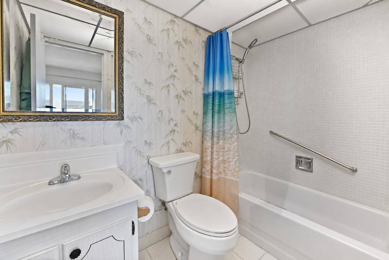 562 Monaco L, Delray Beach, FL 33446 09 - 10 Bathroom 01