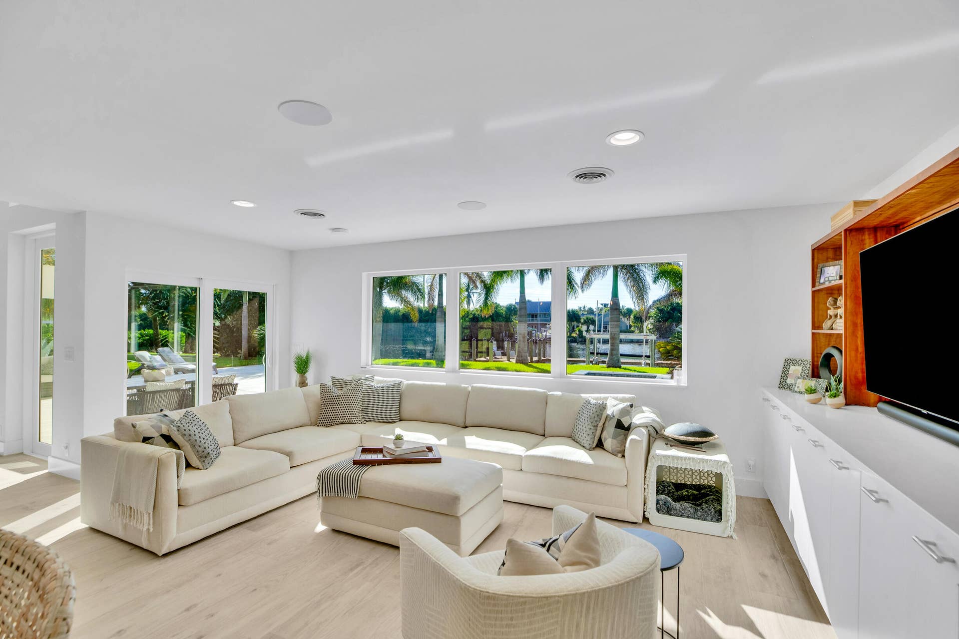 4304 Bethel Creek Drive, Vero Beach, FL 32963 Family Room