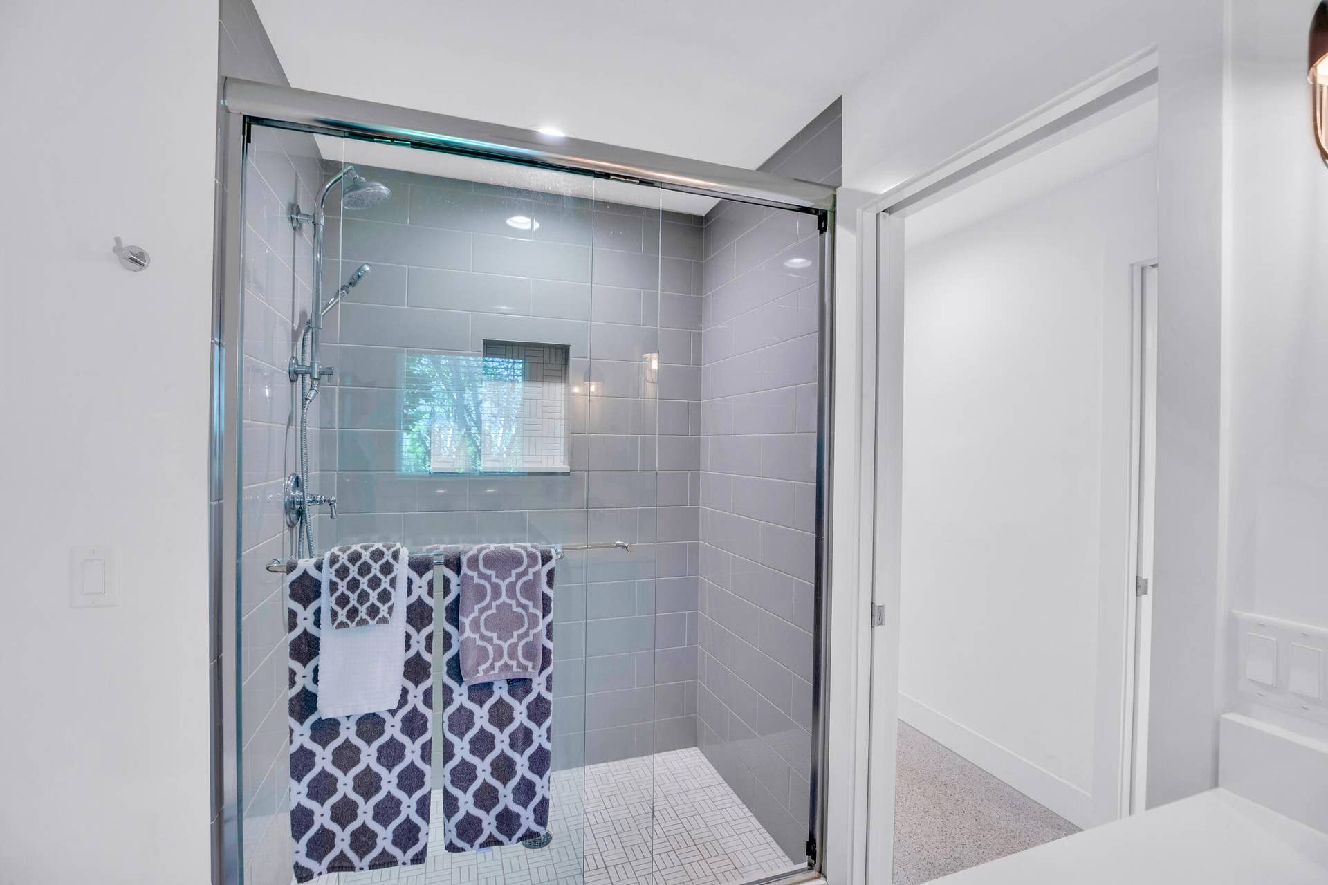 4304 Bethel Creek Drive, Vero Beach, FL 32963 Guest Bathroom