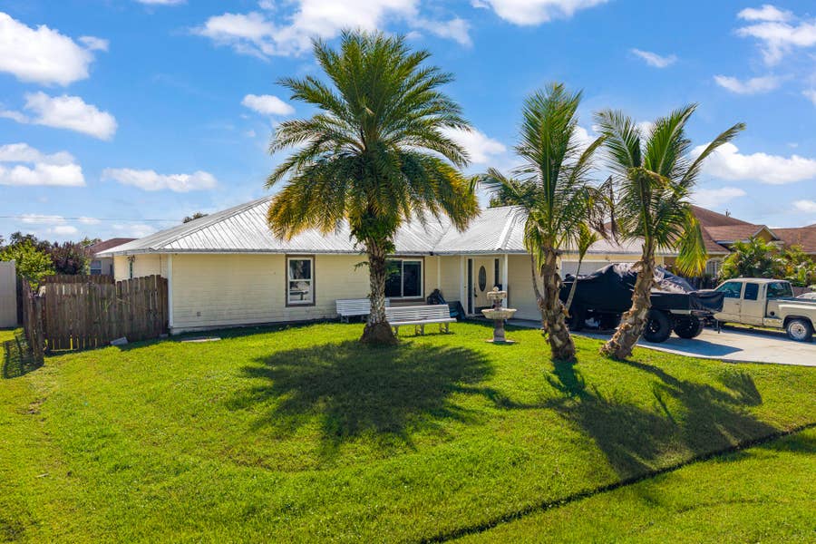 Property photo for 426 SW SEAFLOWER Terrace, Port St Lucie, FL