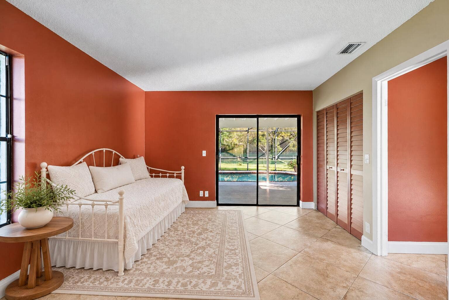 Second bedroom