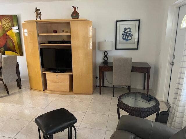 300 WINDSOR M, #M, West Palm Beach, FL 33417 Living Area