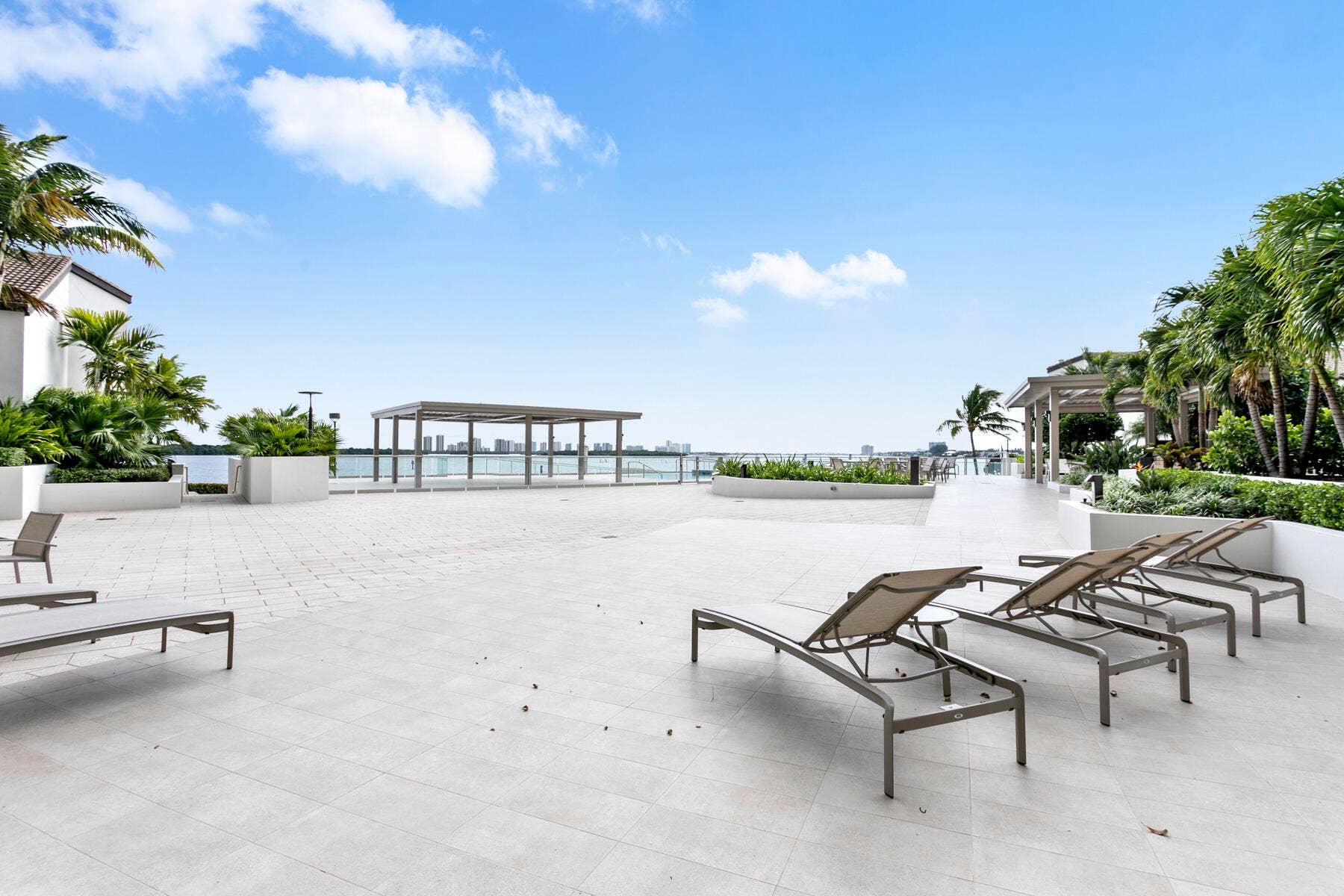100 LAKESHORE Drive, #454, North Palm Beach, FL 33408 Pool Deck
