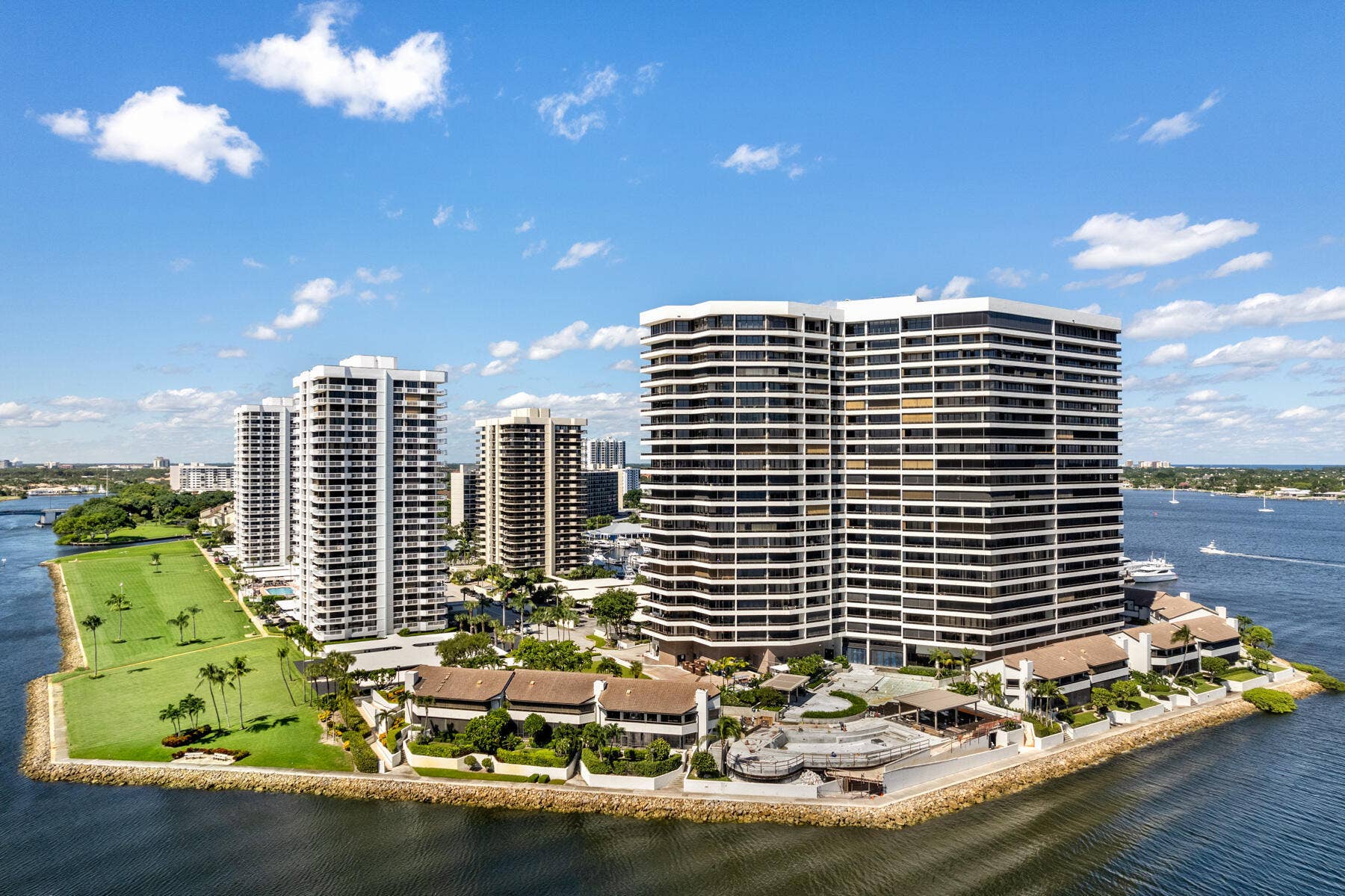 100 LAKESHORE Drive, #454, North Palm Beach, FL 33408 LakePoint Tower 100