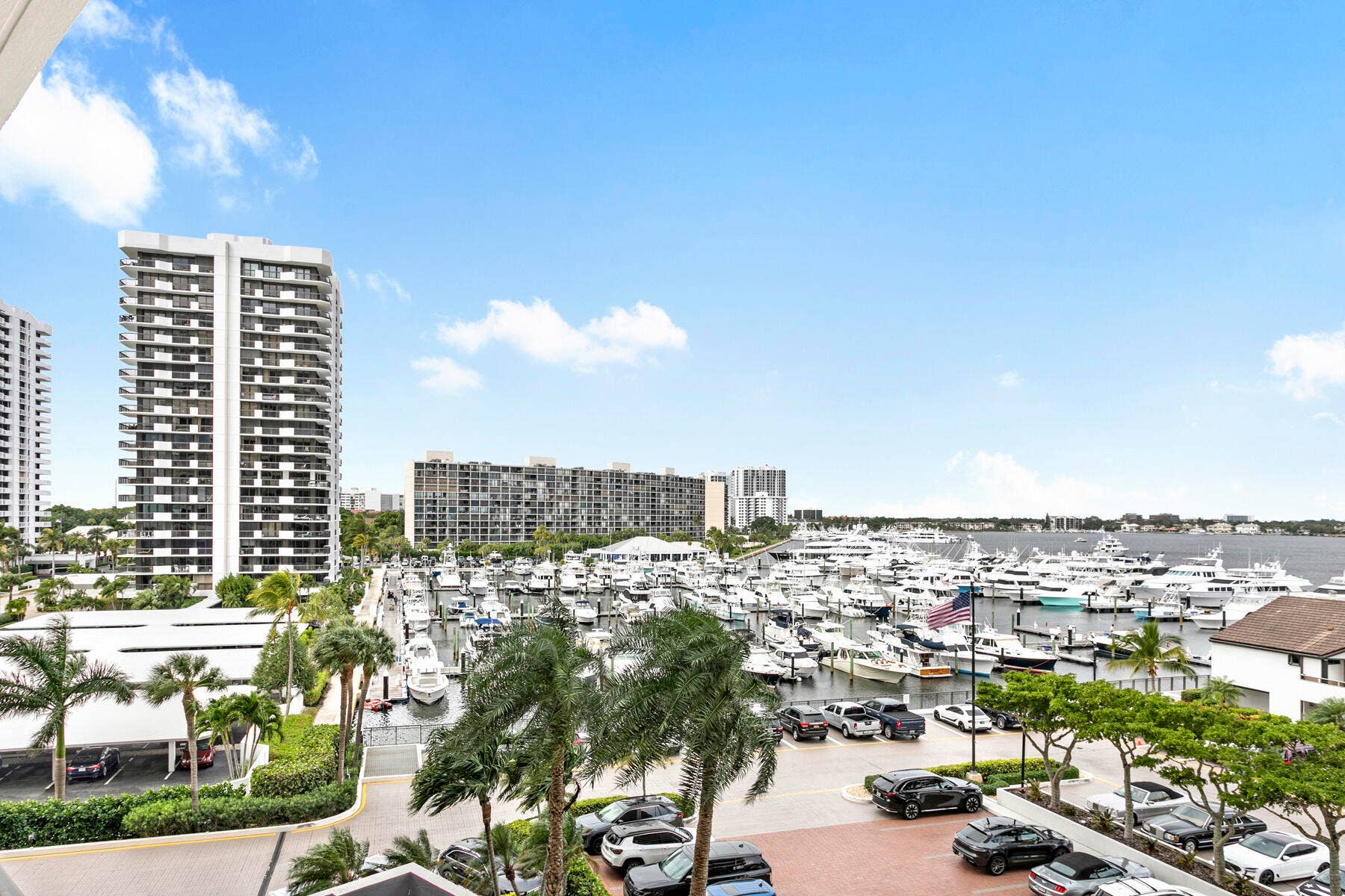 100 LAKESHORE Drive, #454, North Palm Beach, FL 33408 View