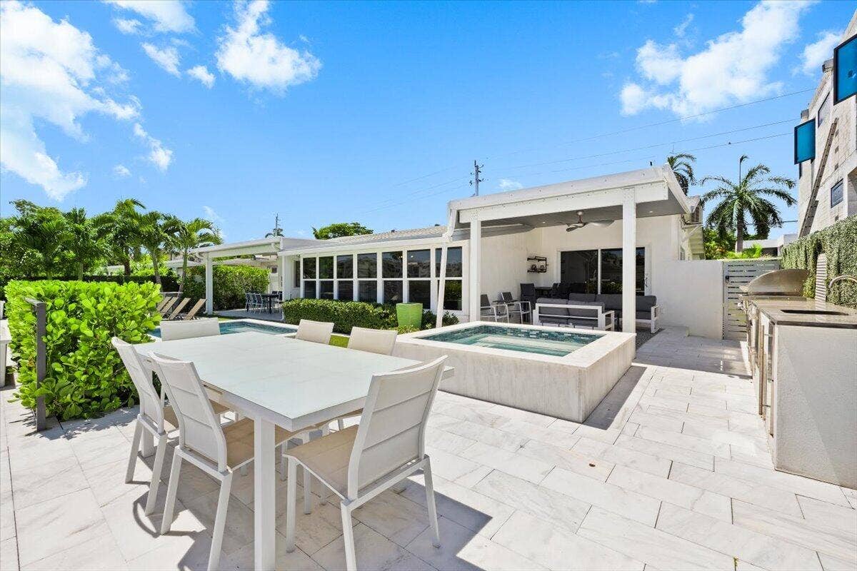 1322 CORDOVA Road, Fort Lauderdale, Fort Lauderdale, FL 33316 40-424A4944