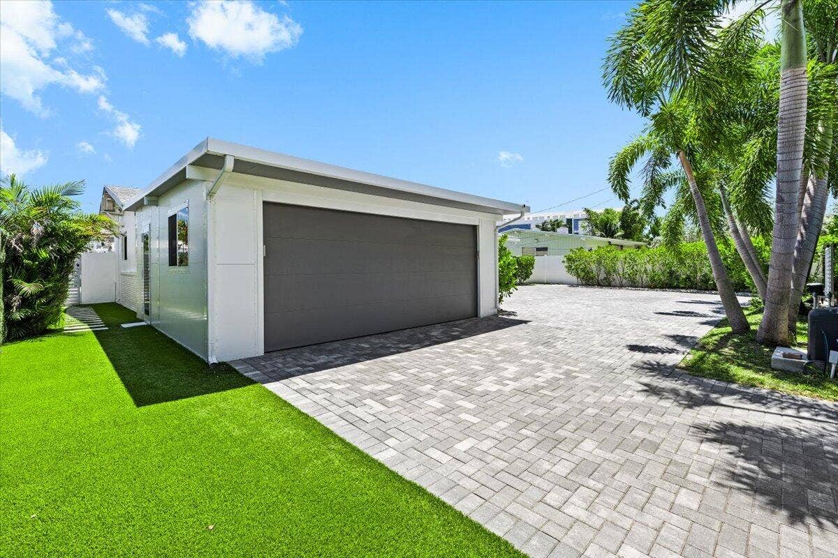 1322 CORDOVA Road, Fort Lauderdale, Fort Lauderdale, FL 33316 44-424A4716