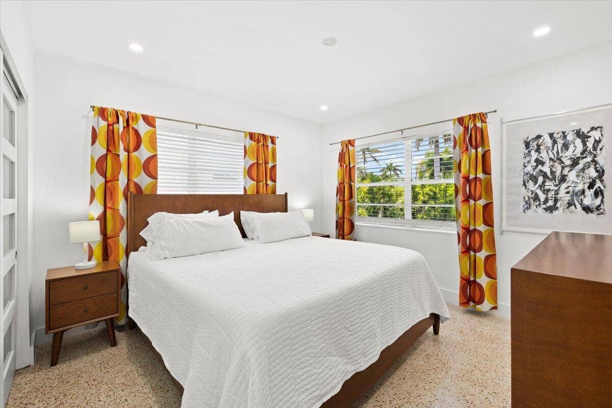 1322 CORDOVA Road, Fort Lauderdale, Fort Lauderdale, FL 33316 22-424A4829