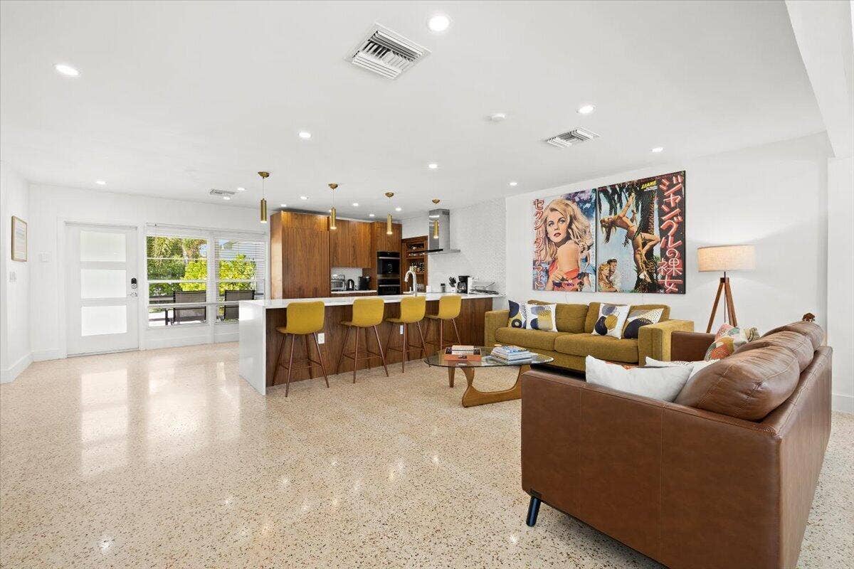 1322 CORDOVA Road, Fort Lauderdale, Fort Lauderdale, FL 33316 15-424A4774