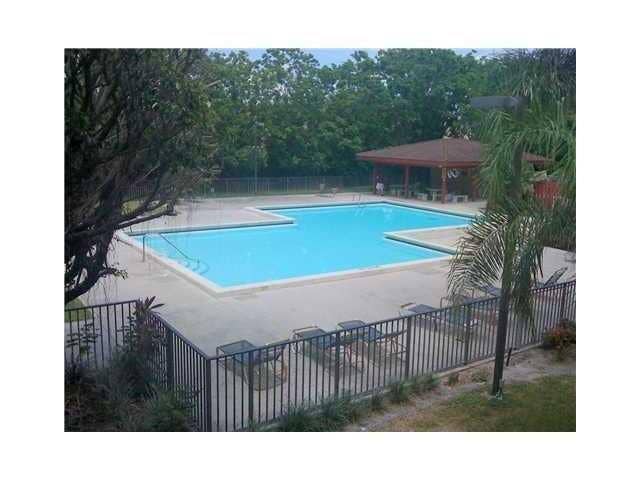733 SE 1ST Street, #310, Deerfield Beach, FL 33441 BEAUTIFULPOOL