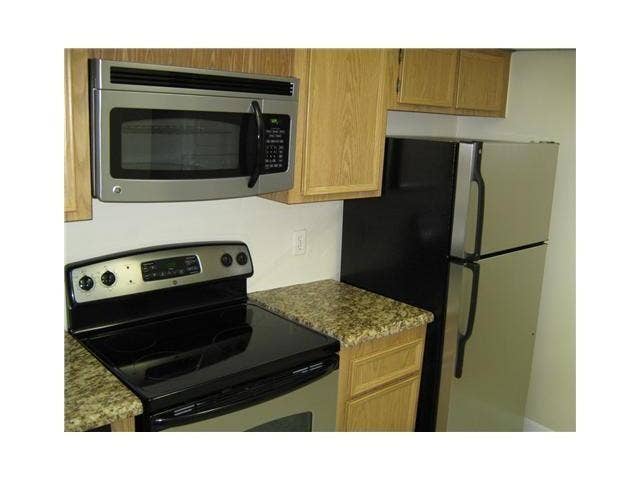 733 SE 1ST Street, #310, Deerfield Beach, FL 33441 733 STAINLESS REFRIGERATOR