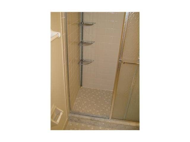 733 SE 1ST Street, #310, Deerfield Beach, FL 33441 GUEST BATH SHOWER