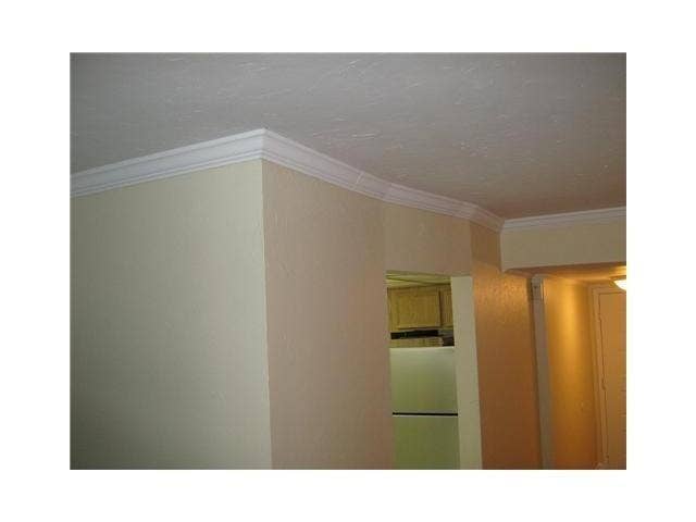 733 SE 1ST Street, #310, Deerfield Beach, FL 33441 CROWN MOULDING