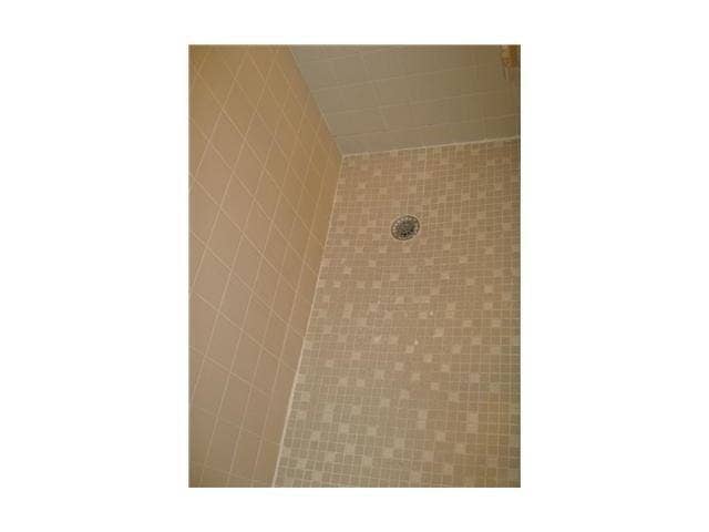 733 SE 1ST Street, #310, Deerfield Beach, FL 33441 GUEST BATH SHOWER