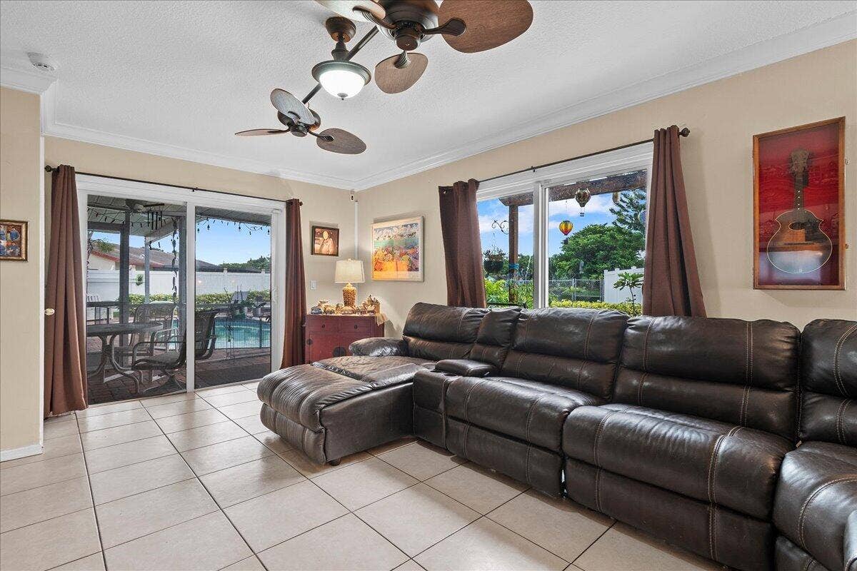 8059 ROSE MARIE Avenue E, Boynton Beach, FL 33472 14-JLC_6466