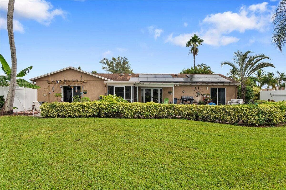 8059 ROSE MARIE Avenue E, Boynton Beach, FL 33472 31-JLC_6555