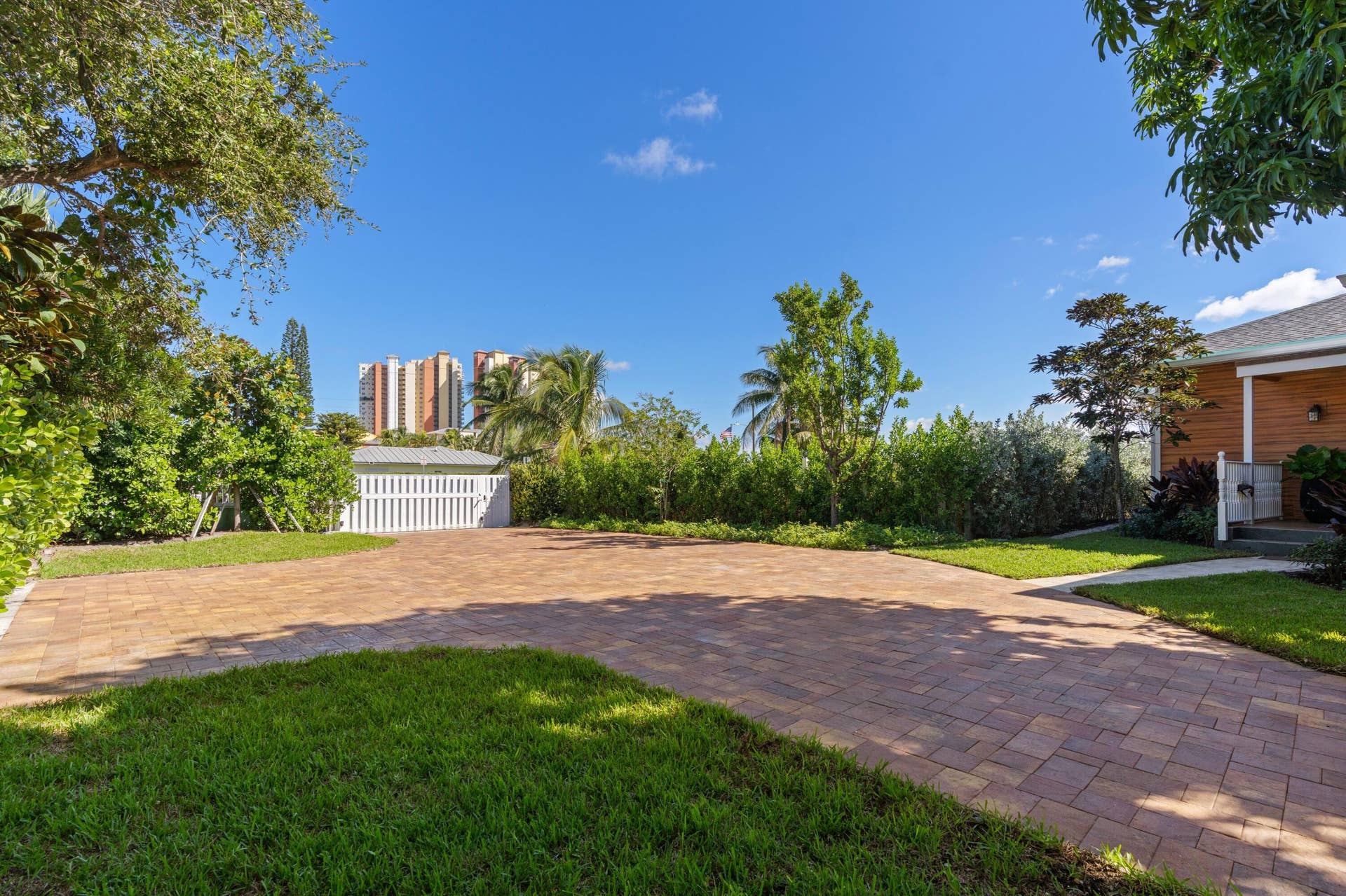 257 E 23rd Street, Riviera Beach, FL 33404 DSC04373.jpg-SMALL