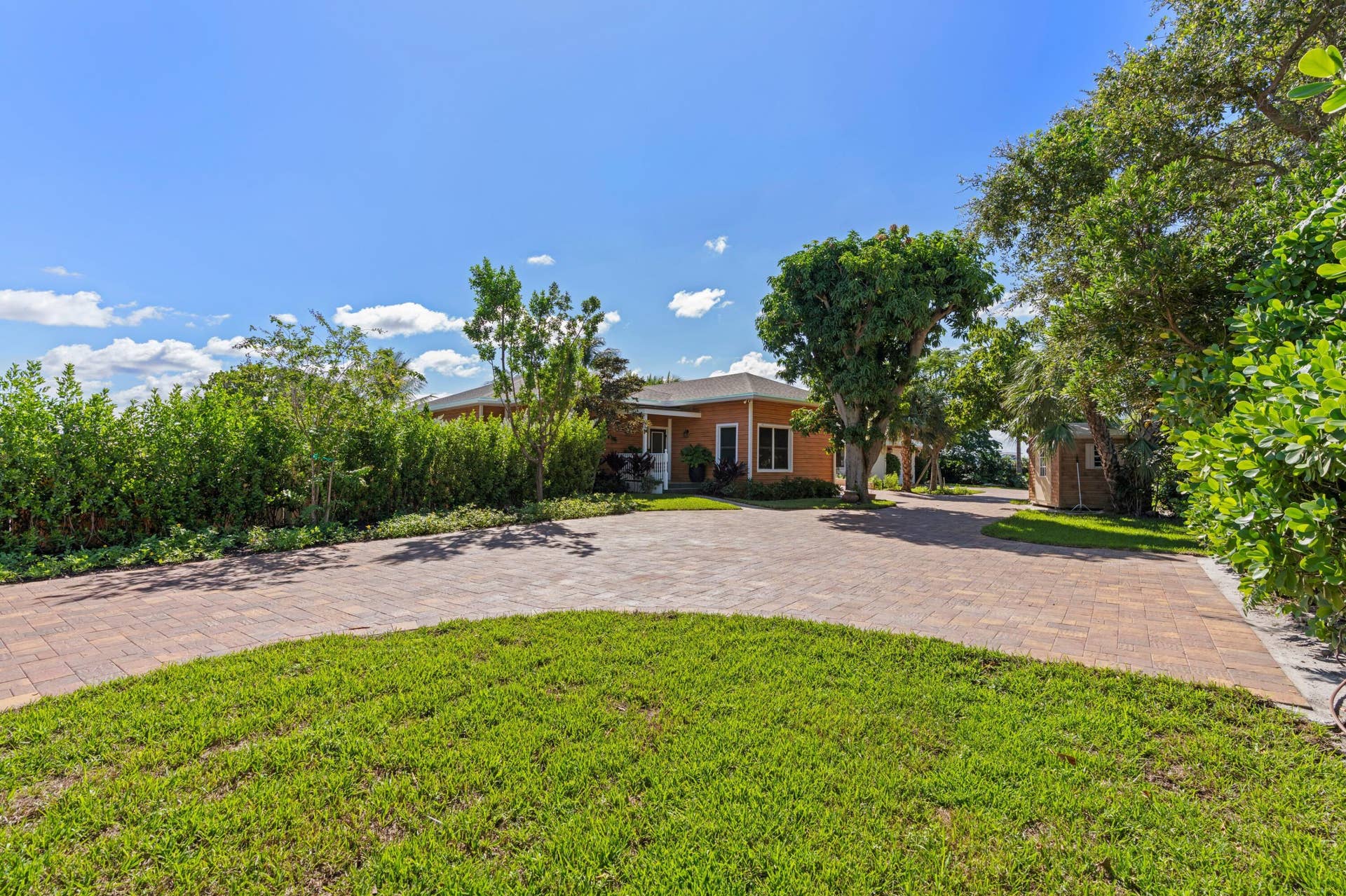 257 E 23rd Street, Riviera Beach, FL 33404 DSC04368.jpg-SMALL