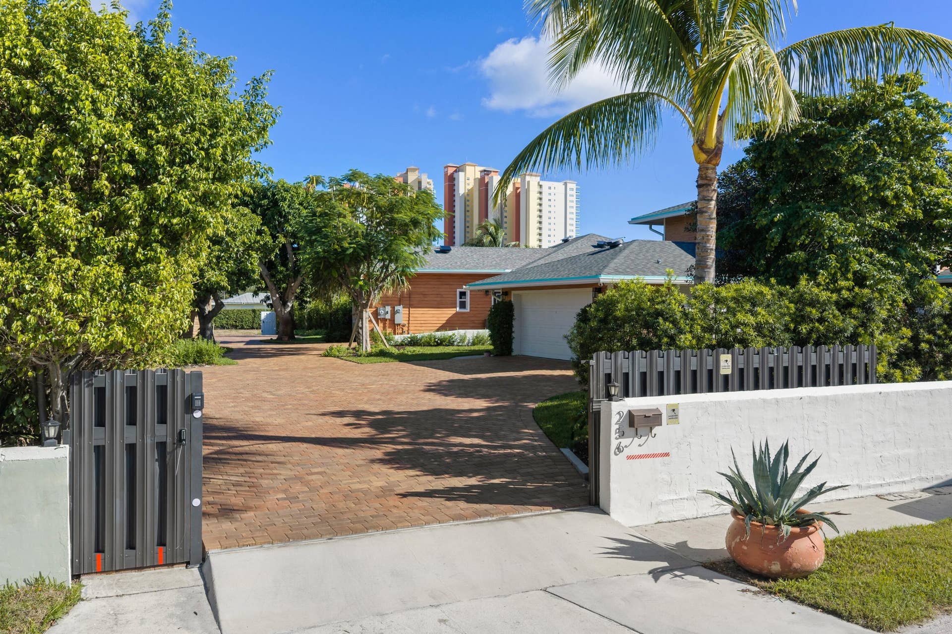 256 E 22nd Court, Riviera Beach, FL 33404 DJI_20261014102220_0001_D.jpg-SMALL