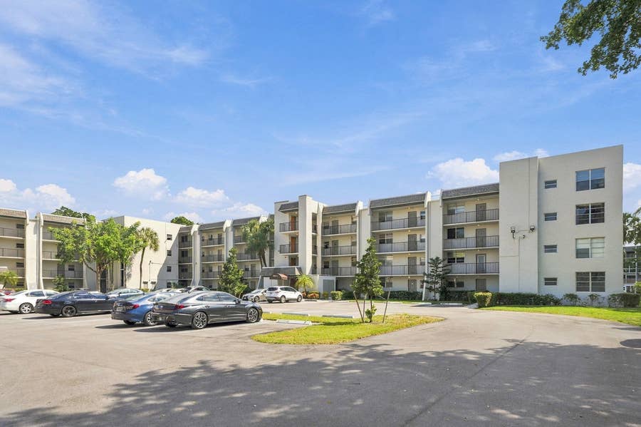 Property photo for 9420 Poinciana Place, Davie, FL