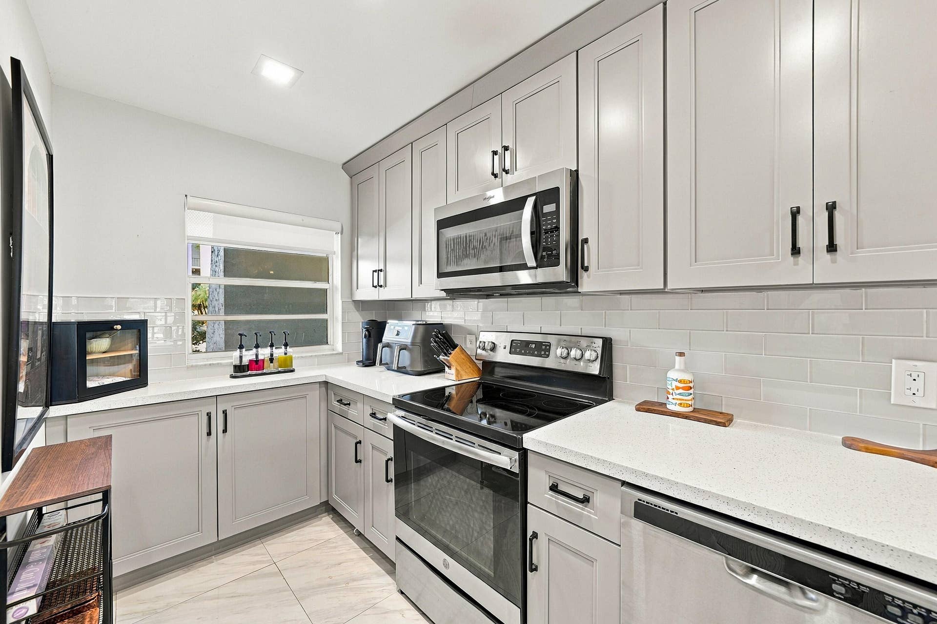 9420 Poinciana Place, Davie, FL 33324 5