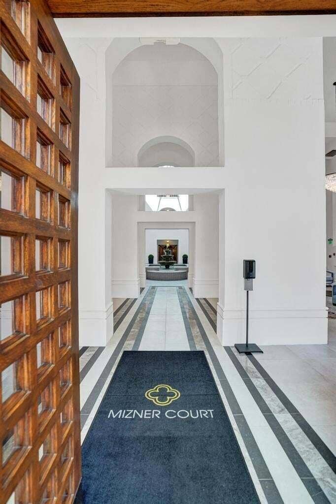 100 SE 5th Avenue, #414, Boca Raton, FL 33432 4.5