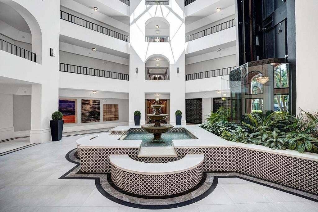 100 SE 5th Avenue, #414, Boca Raton, FL 33432 4.7