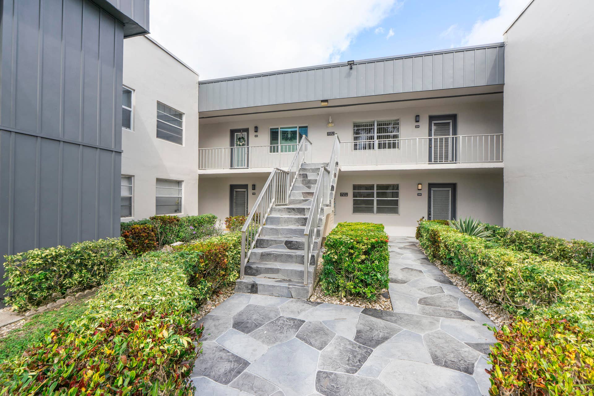 197 Normandy Ln_003