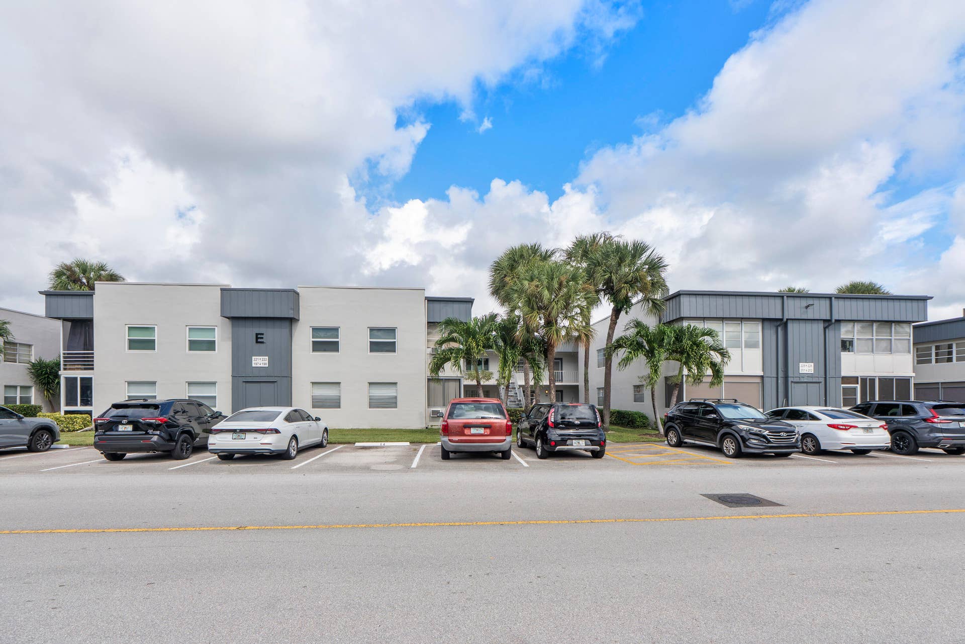 197 Normandy Ln_002