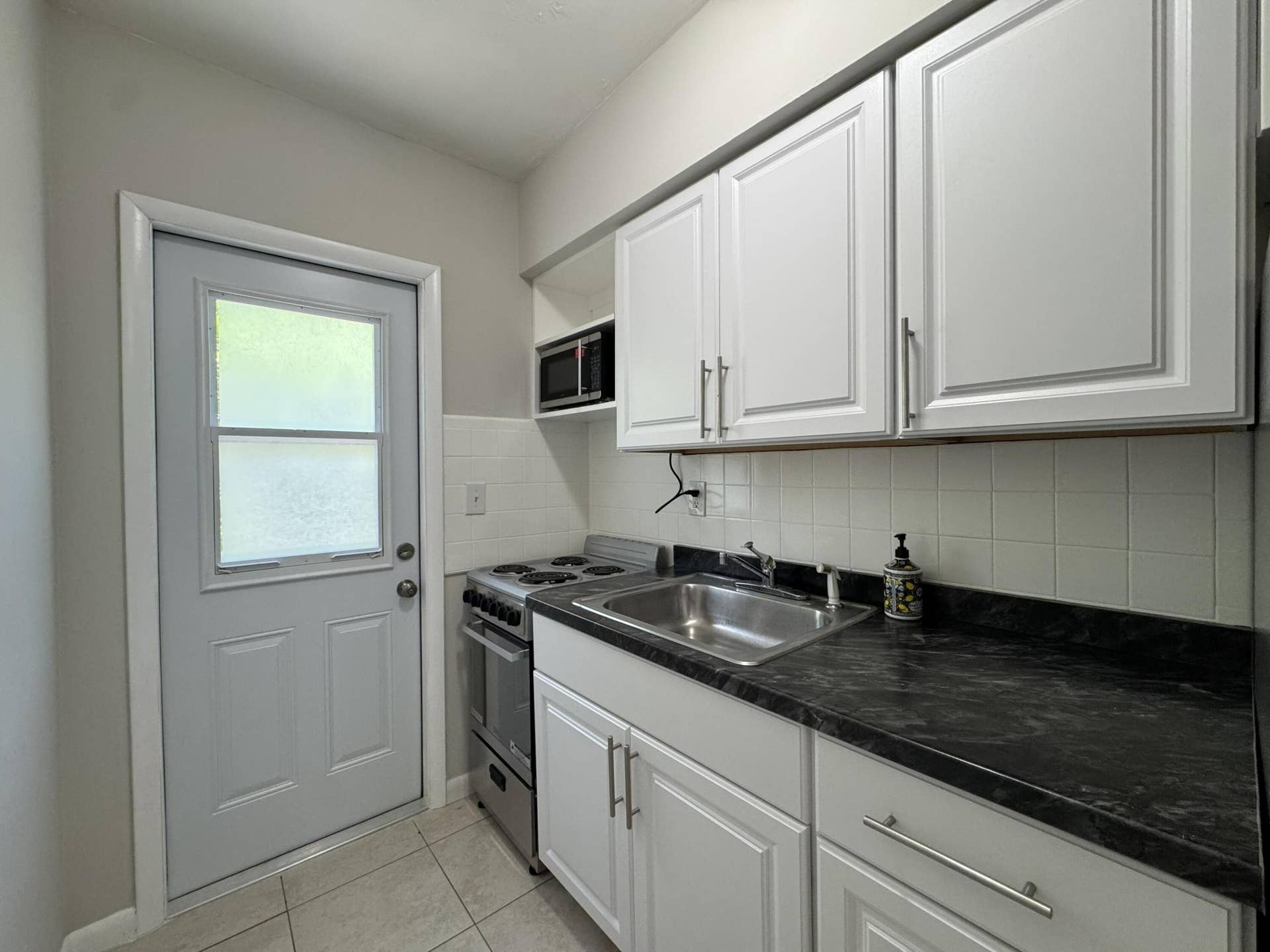 625 NE 14TH Avenue, #4, Fort Lauderdale, FL 33304 IMG_5796
