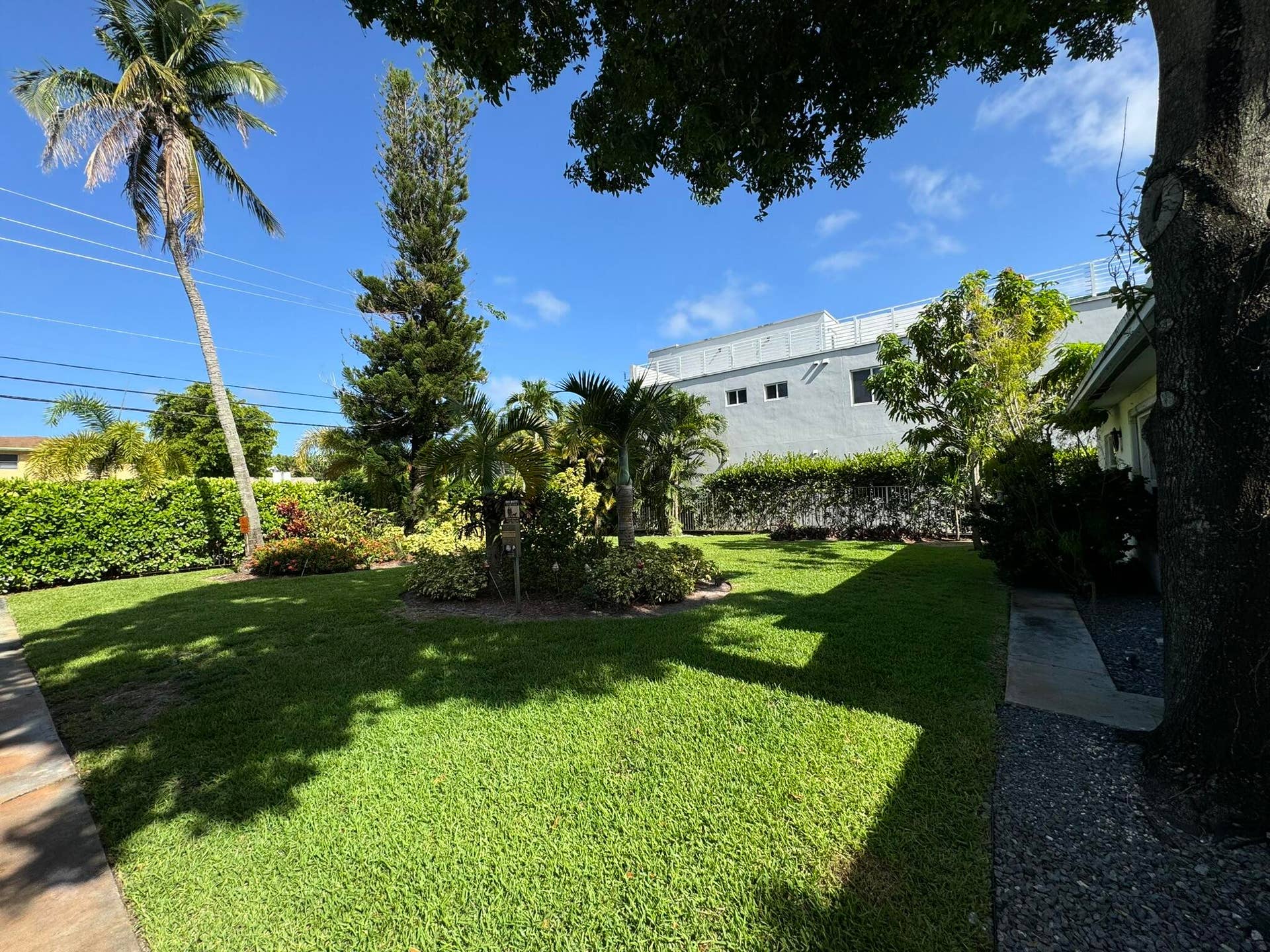 625 NE 14TH Avenue, #4, Fort Lauderdale, FL 33304 IMG_1221