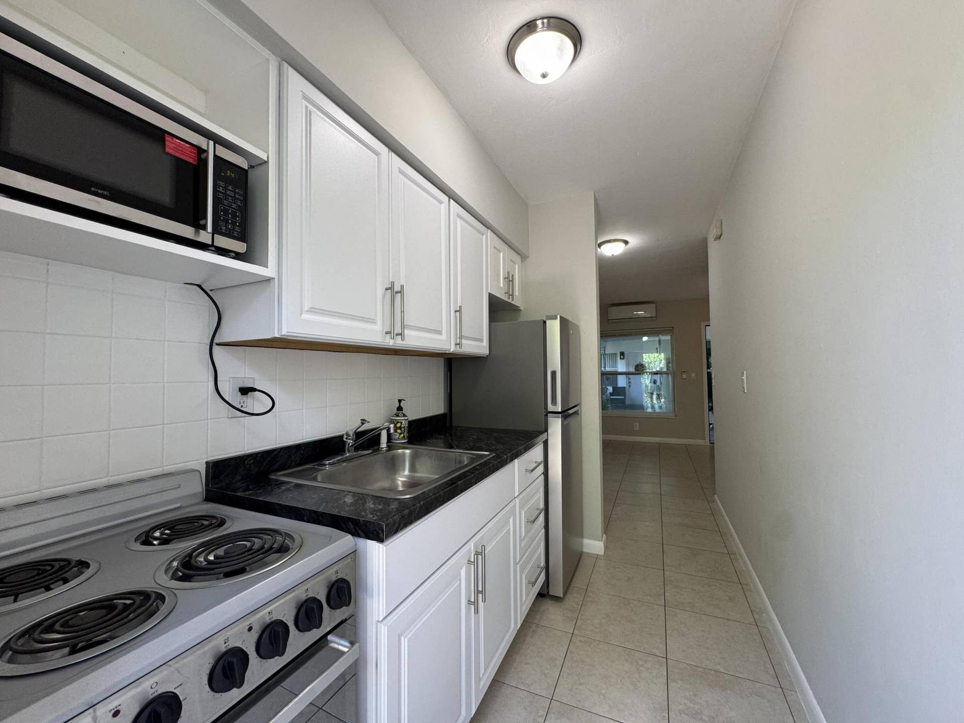 625 NE 14TH Avenue, #4, Fort Lauderdale, FL 33304 IMG_5797