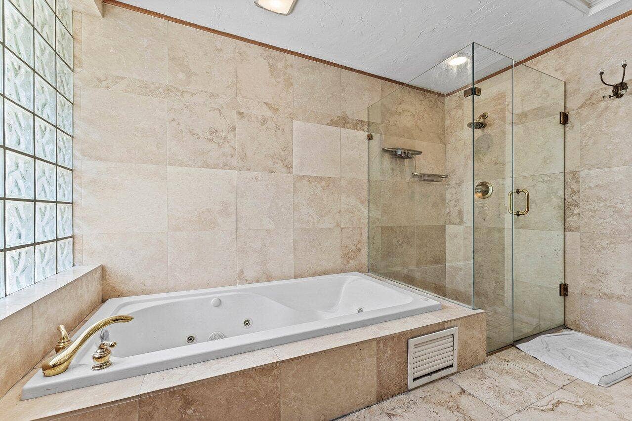 16821 Rose Apple Drive, Delray Beach, FL 33445 029-16821RoseAppleDrive