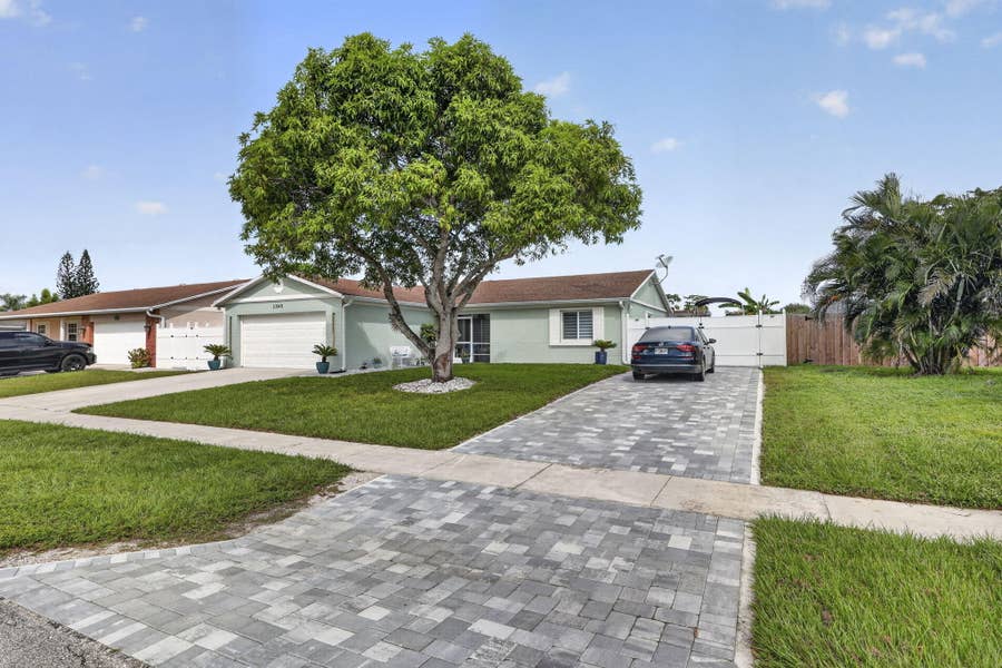 Property photo for 10145 Penzance Lane, Royal Palm Beach, FL