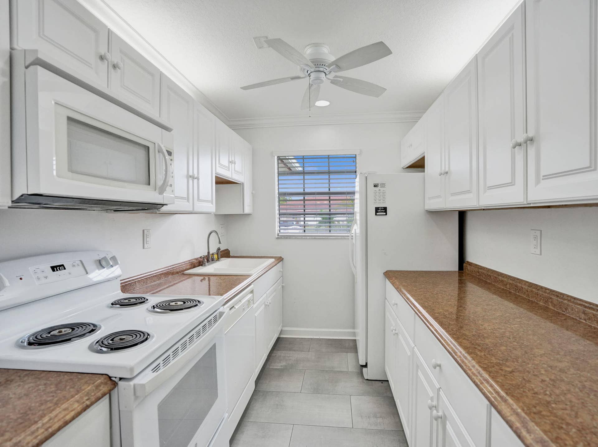 315 NW 50th Avenue, #C, Delray Beach, FL 33445 NICE KITCHEN