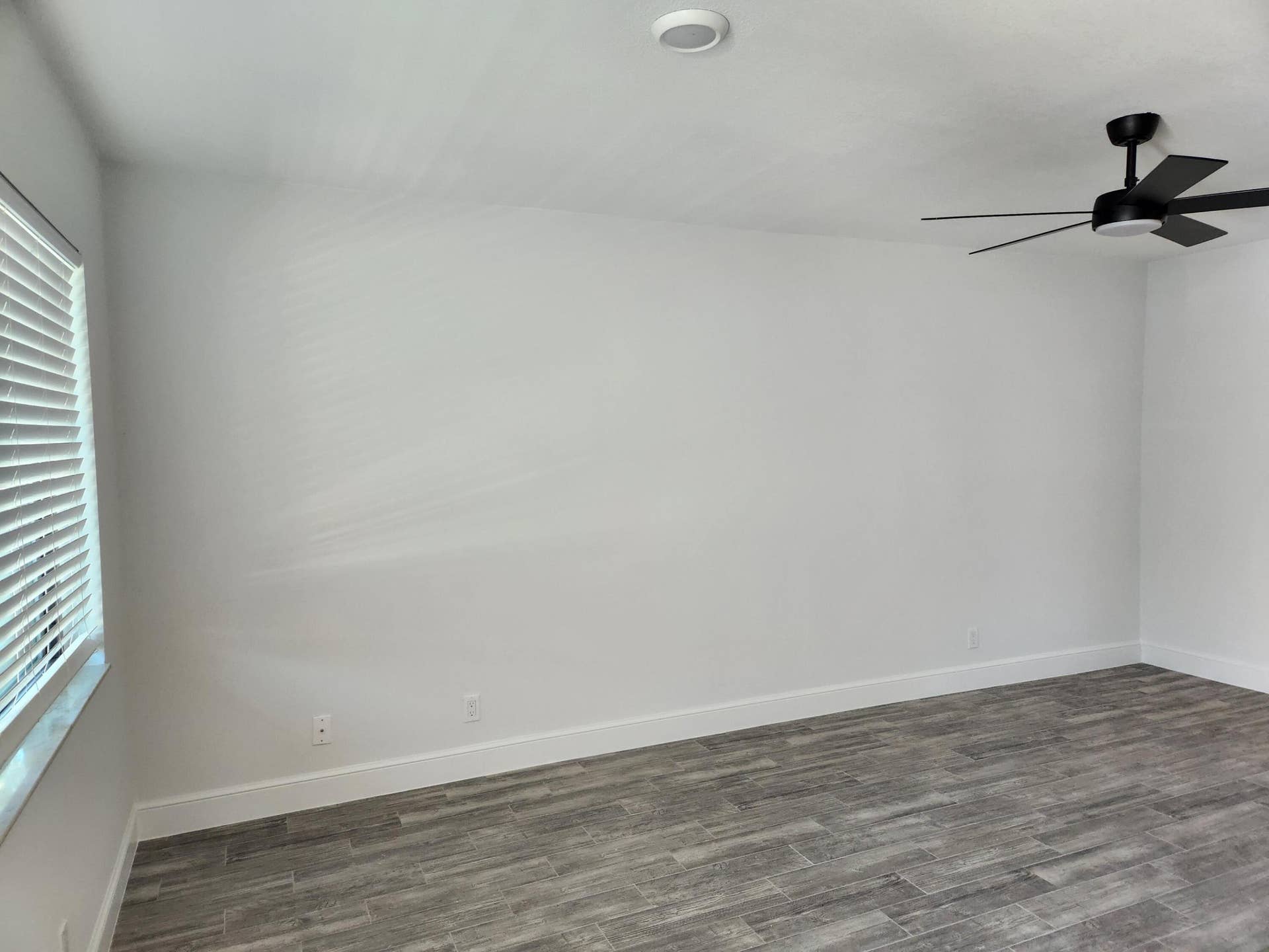 9885 Riverside Drive, Coral Springs, FL 33071 2nd floor front bedroom #2