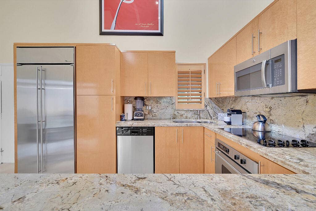 6130 Via Tierra Drive, Boca Raton, FL 33433 6130 Via Tierra Drive, Boca Raton