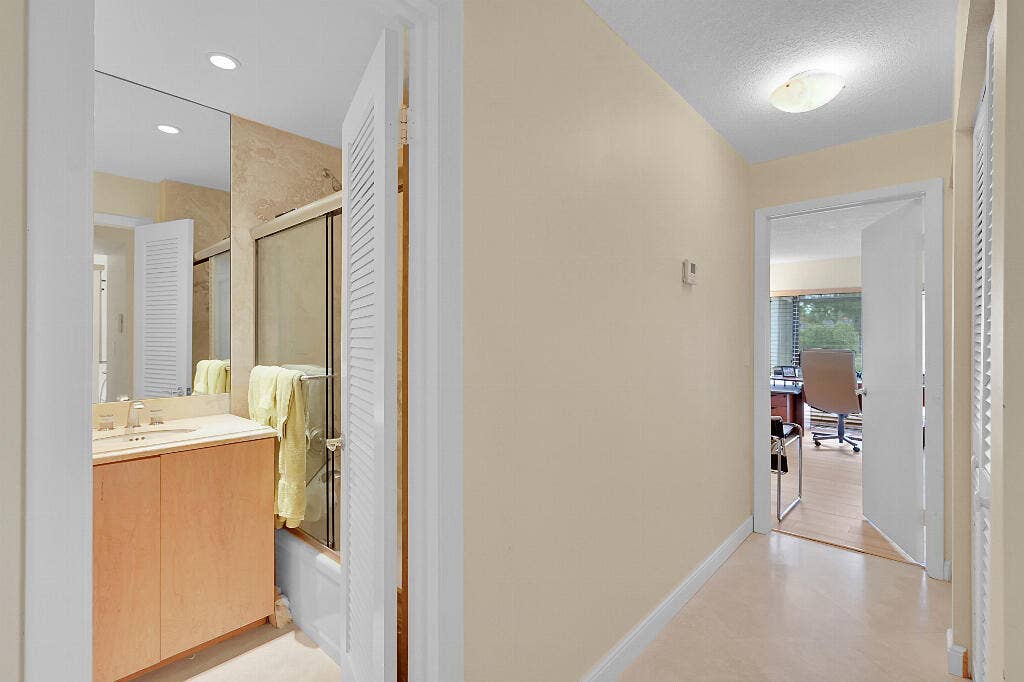 6130 Via Tierra Drive, Boca Raton, FL 33433 6130 Via Tierra Drive, Boca Raton