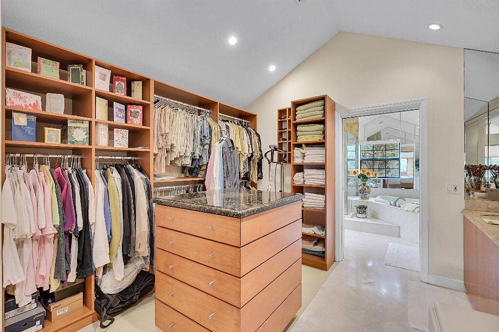 6130 Via Tierra Drive, Boca Raton, FL 33433 6130 Via Tierra Drive, Boca Raton
