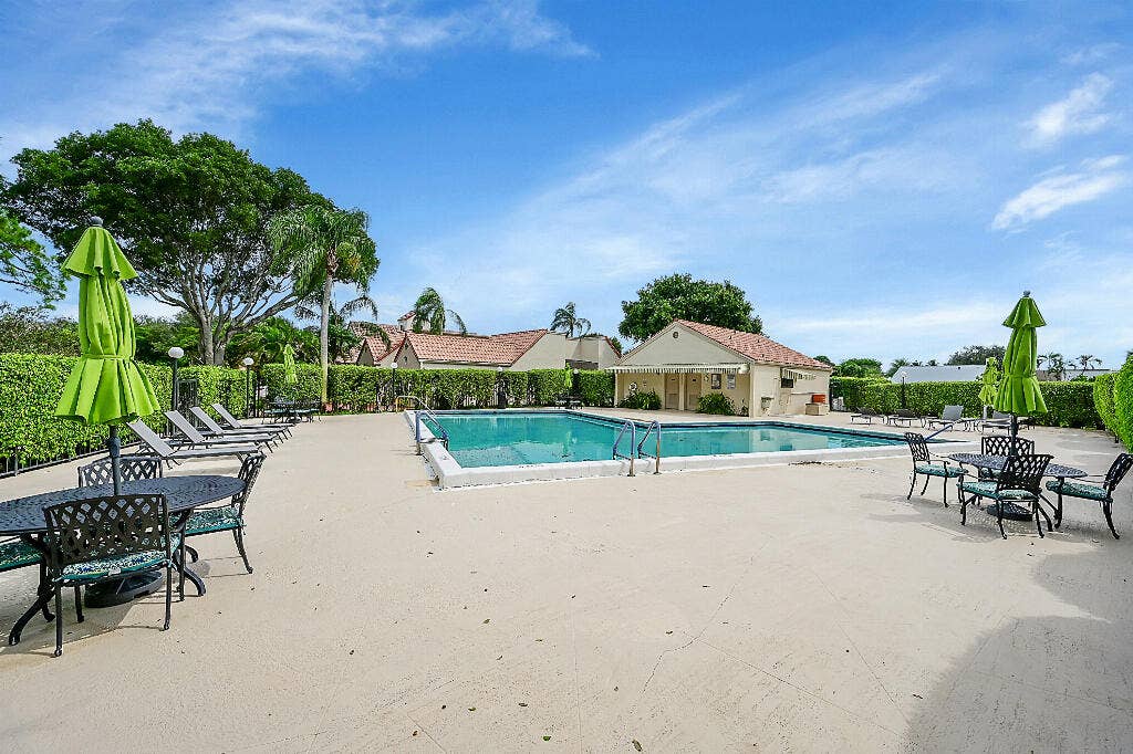 6130 Via Tierra Drive, Boca Raton, FL 33433 6130 Via Tierra Drive, Boca Raton