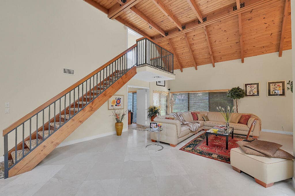 6130 Via Tierra Drive, Boca Raton, FL 33433 6130 Via Tierra Drive, Boca Raton