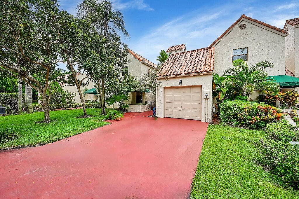 6130 Via Tierra Drive, Boca Raton, FL 33433 Welcome to 6130 Via Tierra Drive, Boca Raton- L'Ambiance