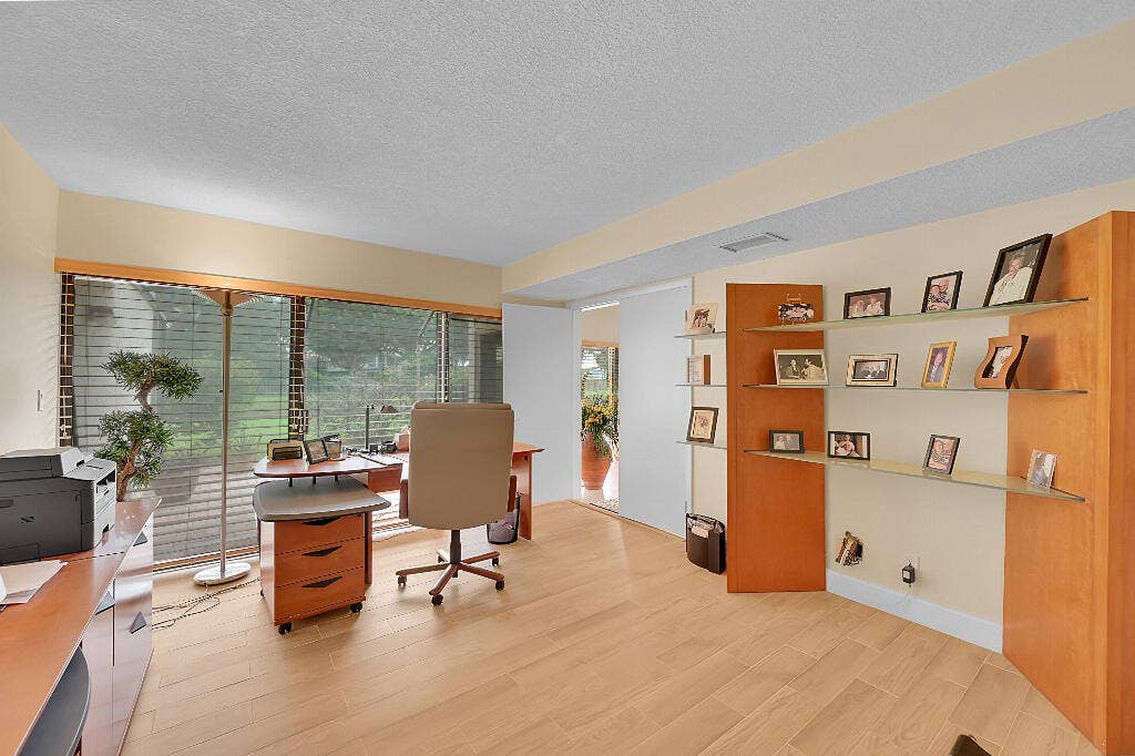 6130 Via Tierra Drive, Boca Raton, FL 33433 6130 Via Tierra Drive, Boca Raton